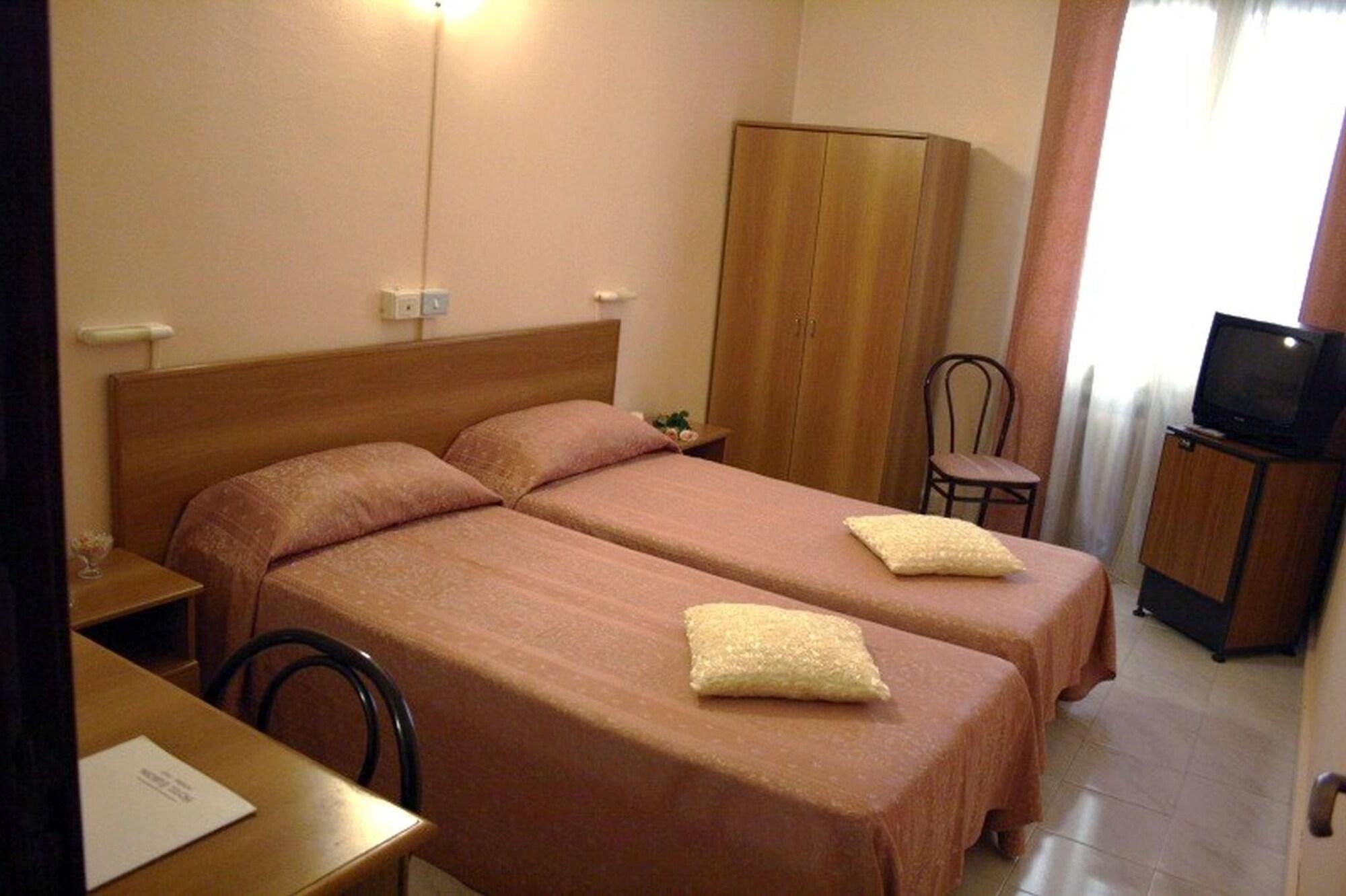 מודנה Hotel Europa מראה חיצוני תמונה